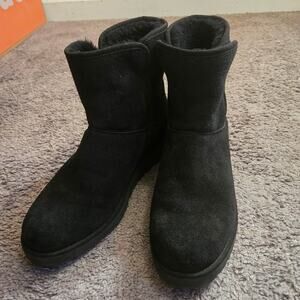black Ugg boots size 8
